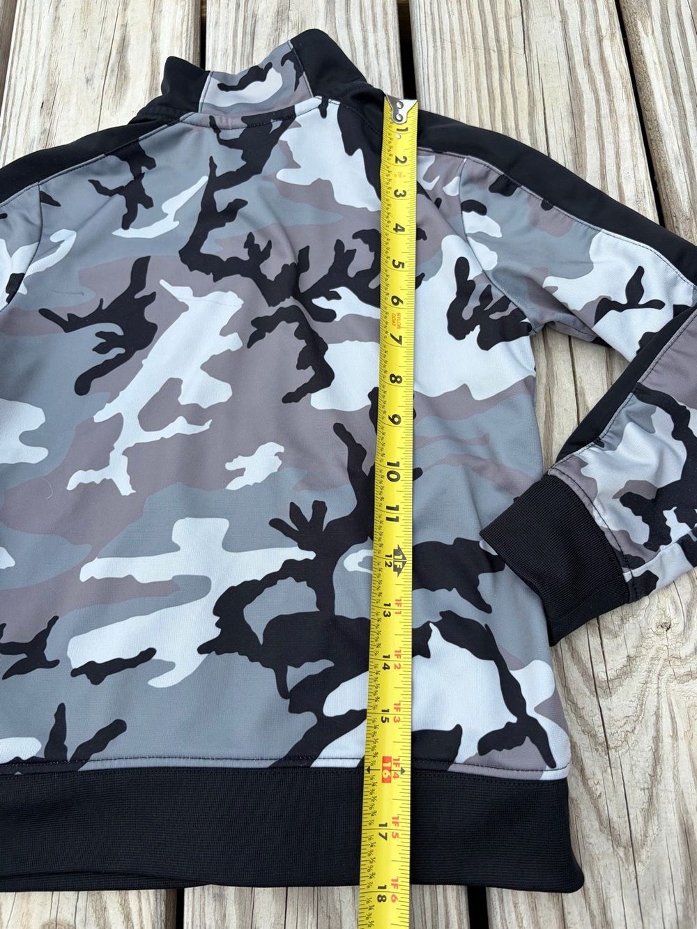 Air Jordan Nike Boys Gray Camouflage Polyester Jacket Size Large 6-7 Years Flaw - Picture 9 of 11